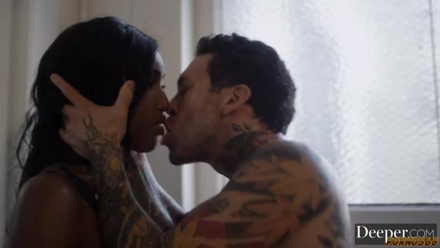 Passionate Mulatto Yields to Partner's Large Endowment in Explicit Interracial Encounter
